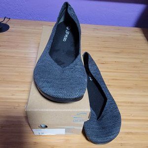 Oesh Dream Slip-on Shoes